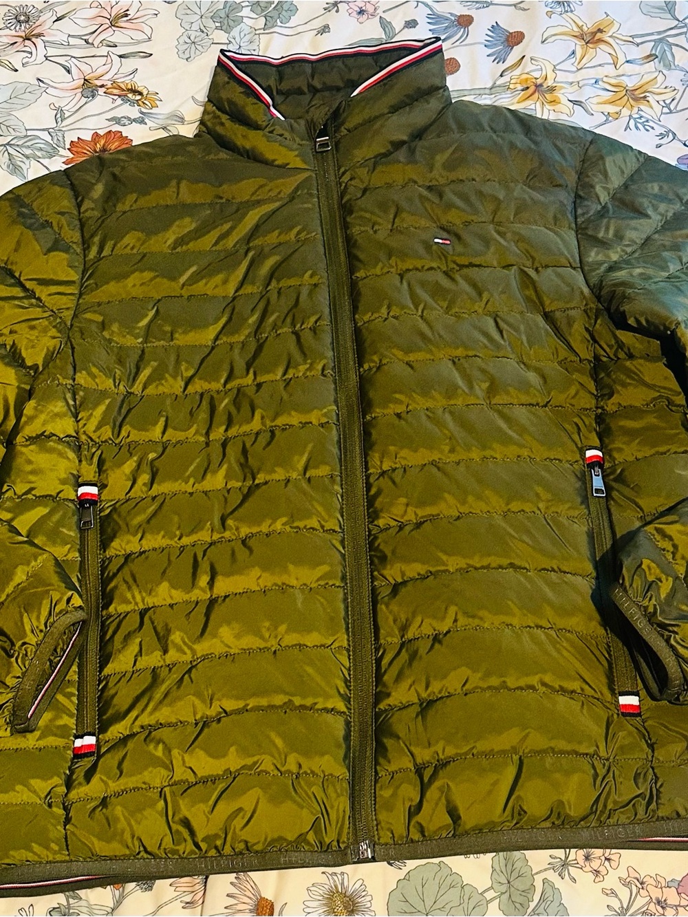 EUC Tommy Hilfiger Women’s Olive Green Puffer Jacket